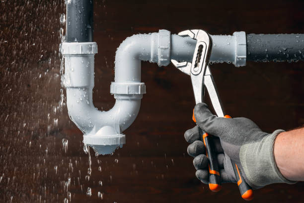 Professional Leak Detection technician working in Rio Vista, TX